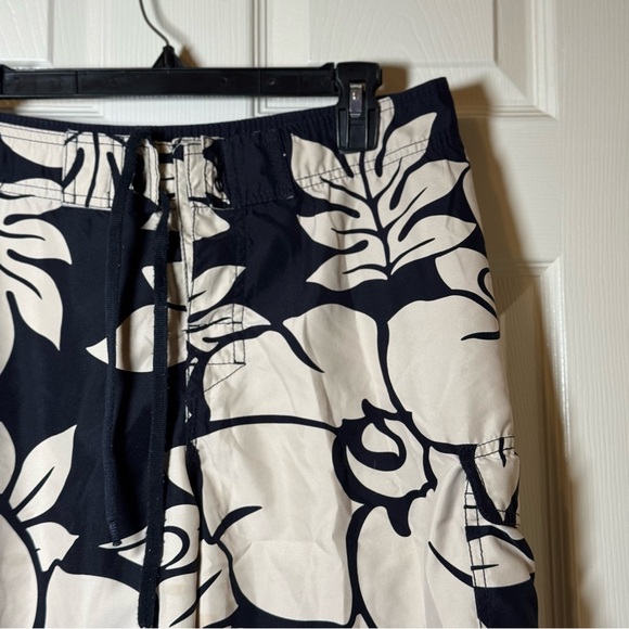 Hawaiian shorts performance Trunks Swim Hibiscus Black Board Beach - Picture 2 of 7